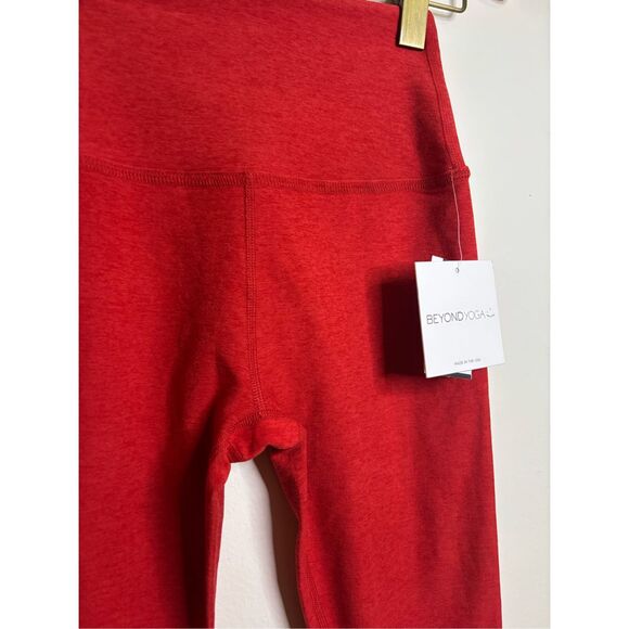 Beyond Yoga Red Set - Picture 6 of 10